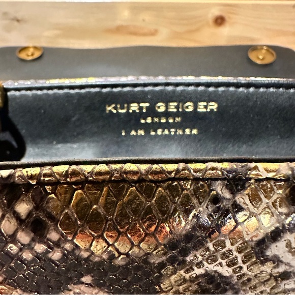 BNWOT Kurt Geiger London large Kensington handbag in gold snake print. - Picture 10 of 14